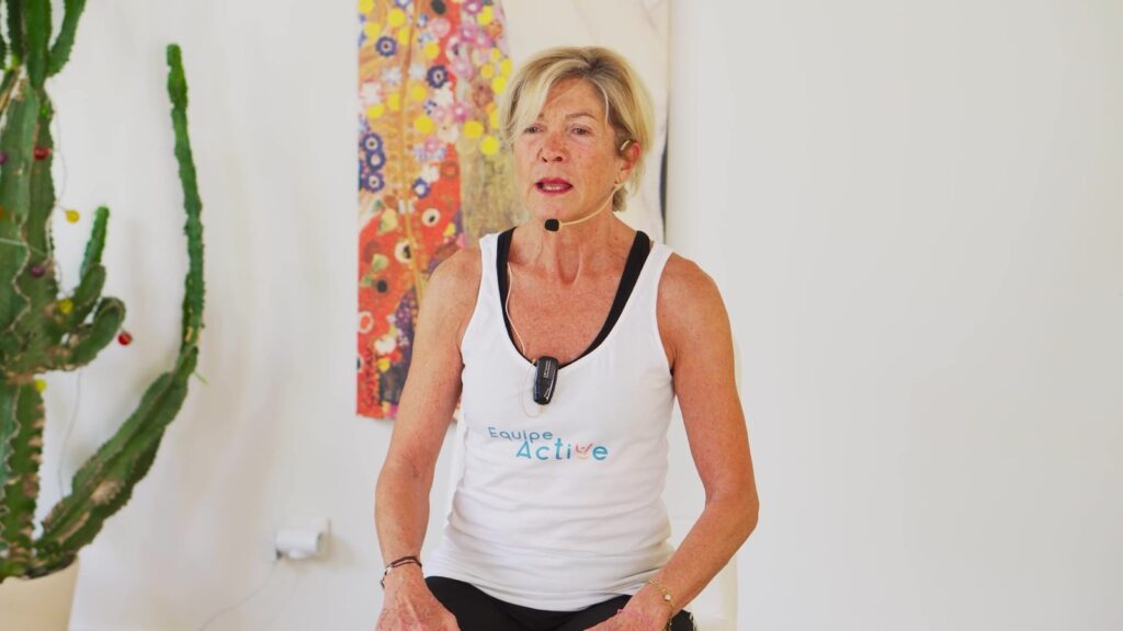 Arthrose cervicale : les exercices doux qui soulagent une nuque raide, et quand consulter