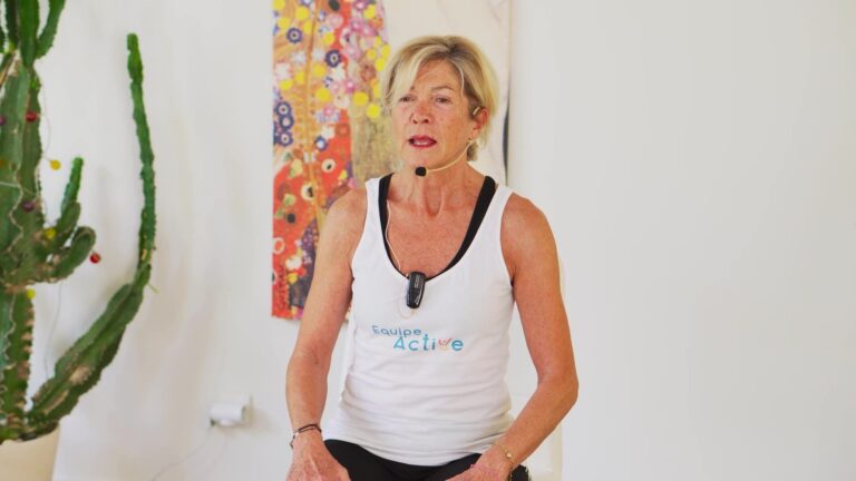 Arthrose cervicale : les exercices doux qui soulagent une nuque raide, et quand consulter